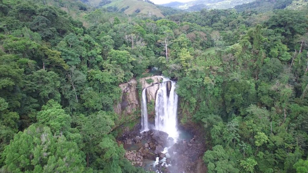 Nauyaca Waterfall